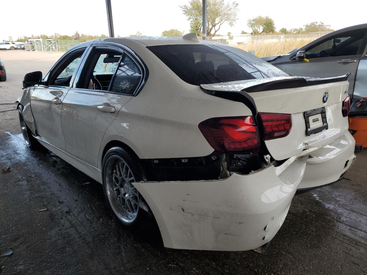 VIN WBA8B3G55HNU35382 2017 BMW 340 I