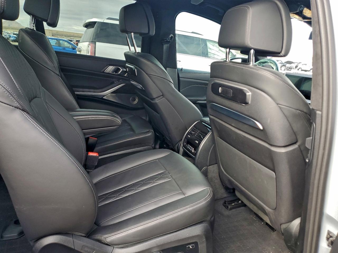 VIN 5UX33EM0XR9T20123 2024 BMW X7 M60I