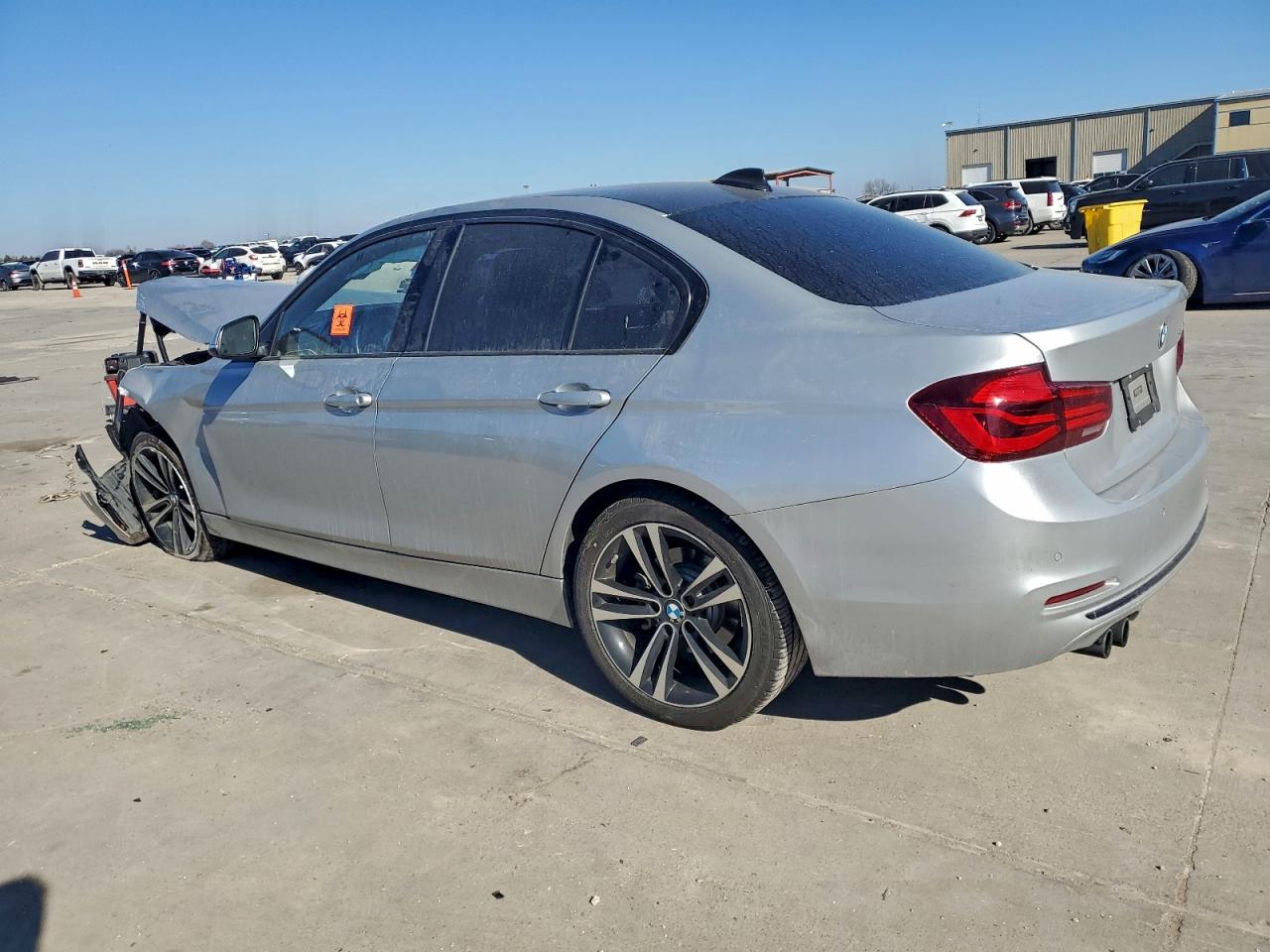 VIN WBA8B9C50JEE83048 2018 BMW 330 I