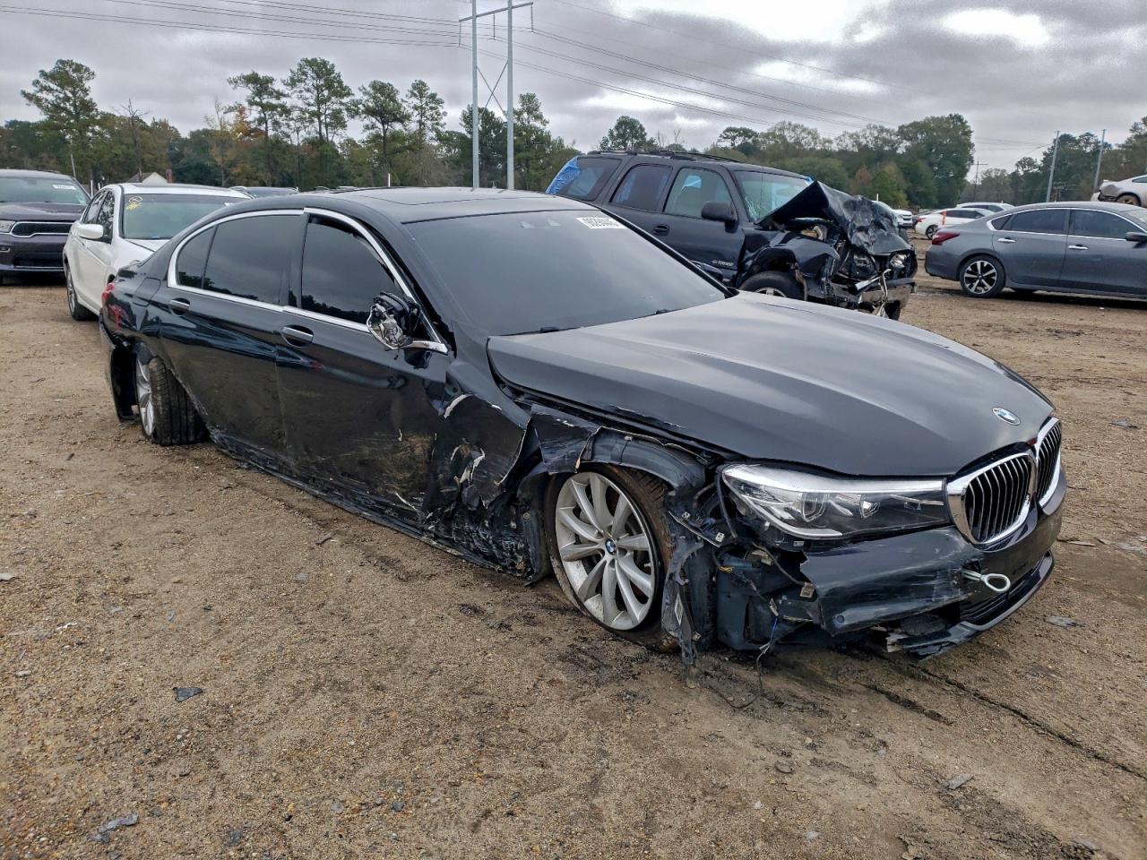 VIN WBA7E4C59KGV70097 2019 BMW 740 XI