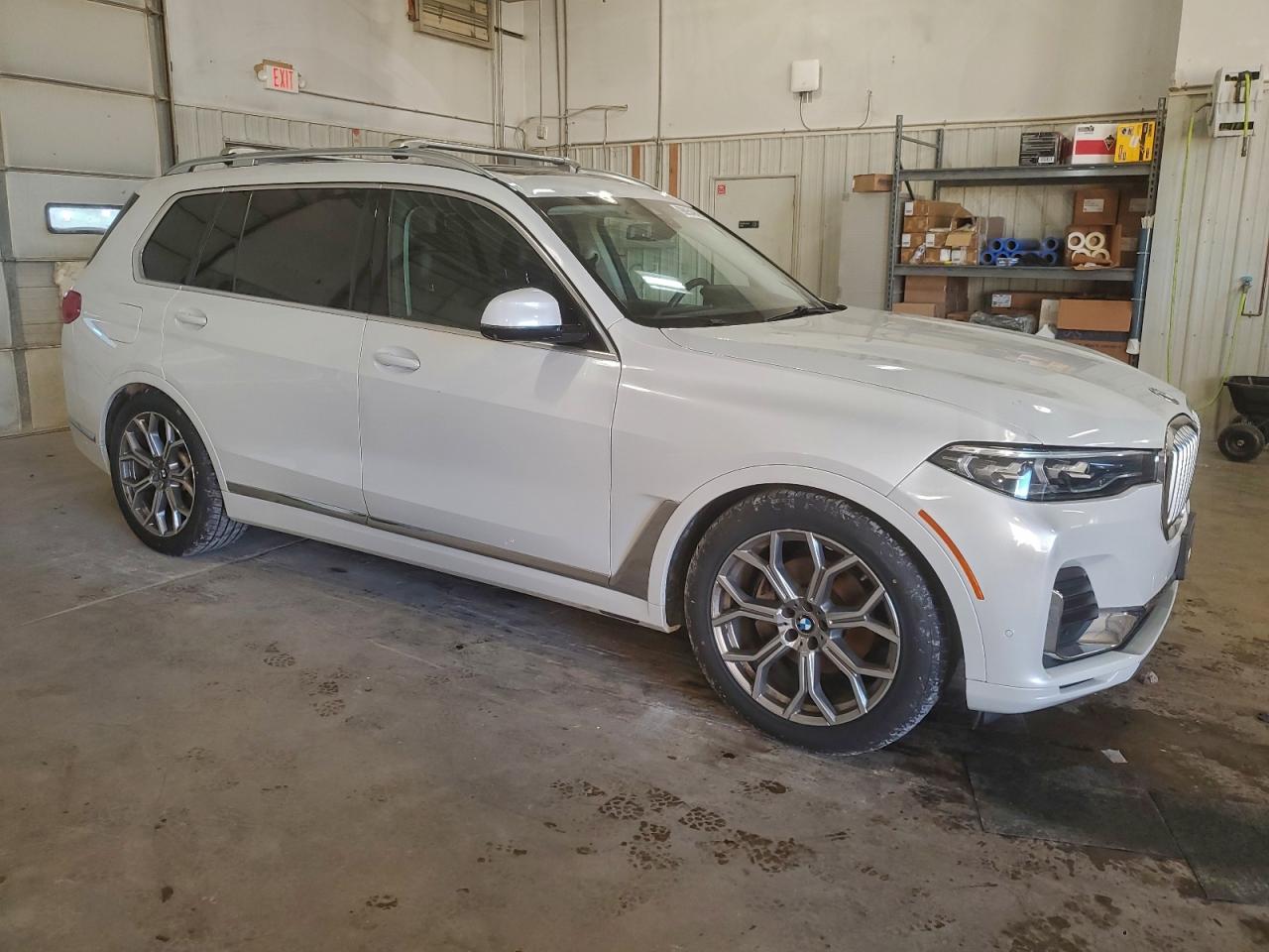 VIN 5UXCW2C0XL9B07061 2020 BMW X7