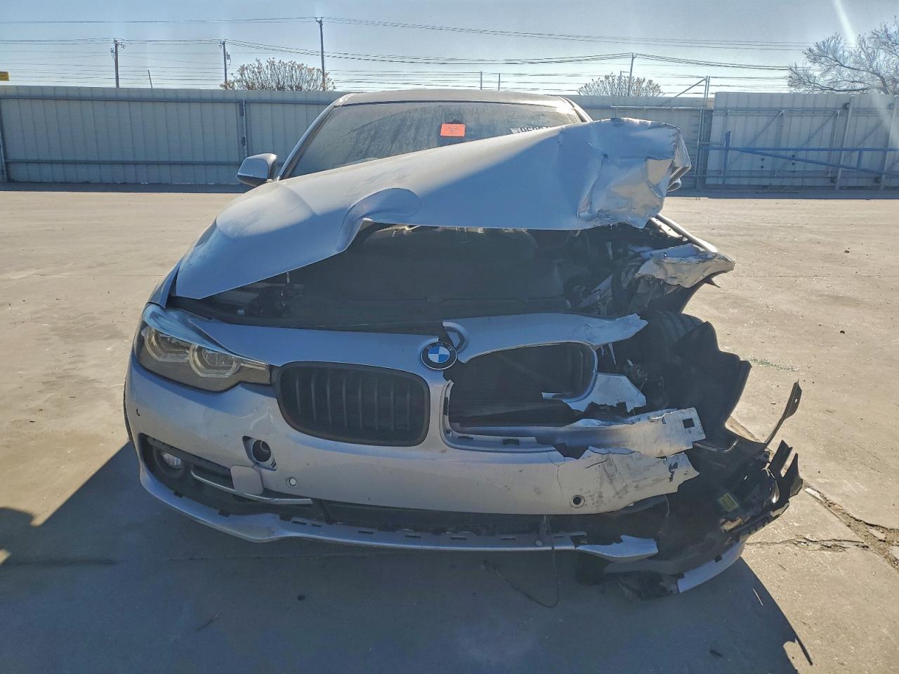 VIN WBA8B9C50JEE83048 2018 BMW 330 I