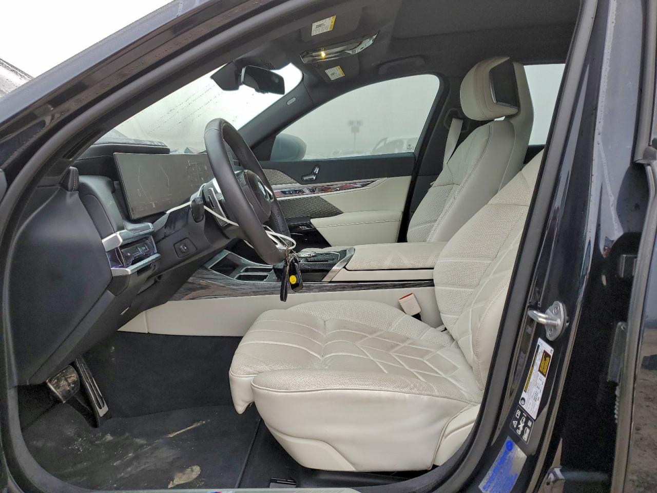 VIN WBA33EJ0XRCT01867 2024 BMW 760