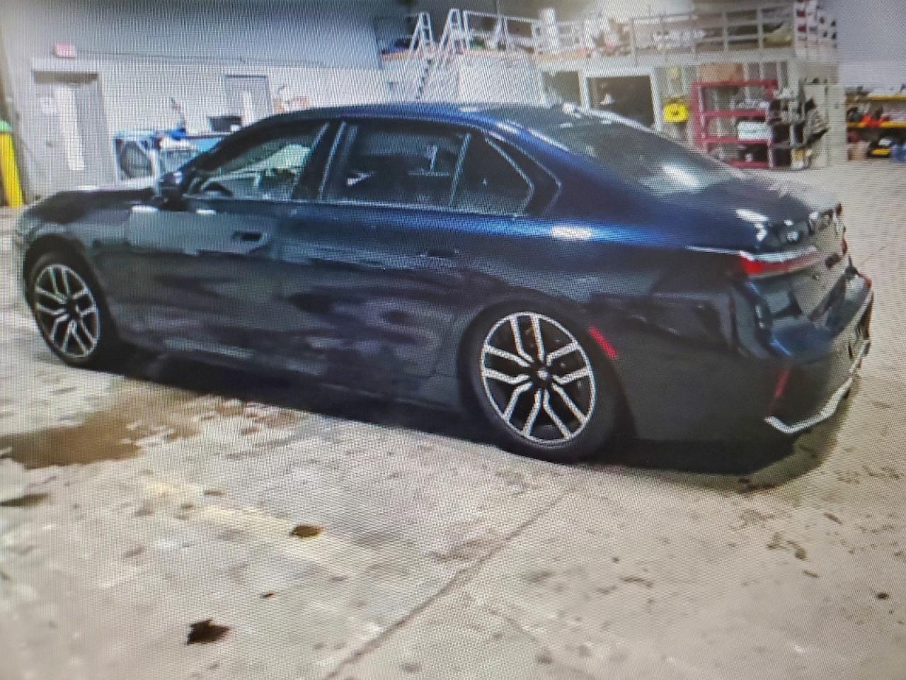 VIN WBY53EJ03PCL63716 2023 BMW I7
