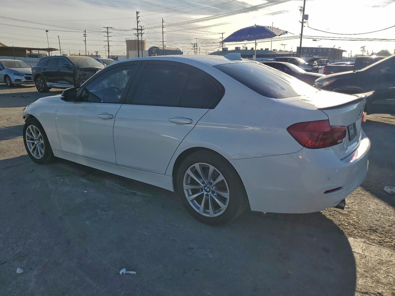 VIN WBA8A9C53JK623465 2018 BMW 320 I