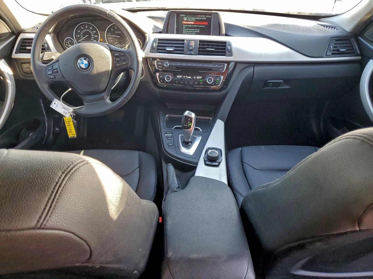 VIN WBA8A9C53JK623465 2018 BMW 320 I