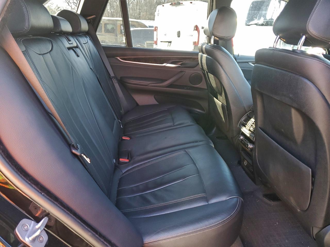 VIN 5UXKR0C54JL076177 2018 BMW X5 XDRIVE3