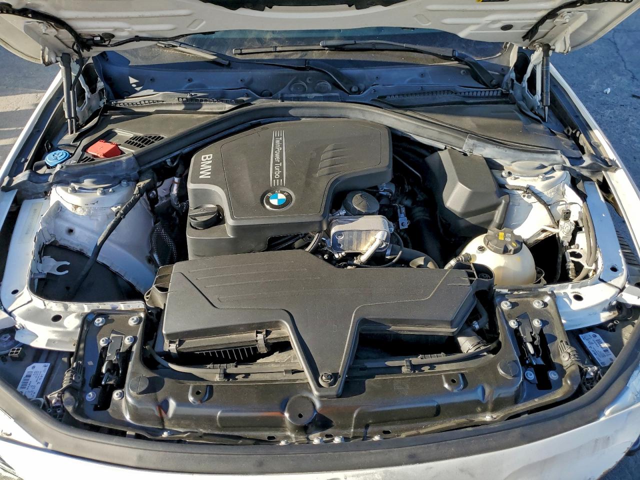 VIN WBA8A9C53JK623465 2018 BMW 320 I