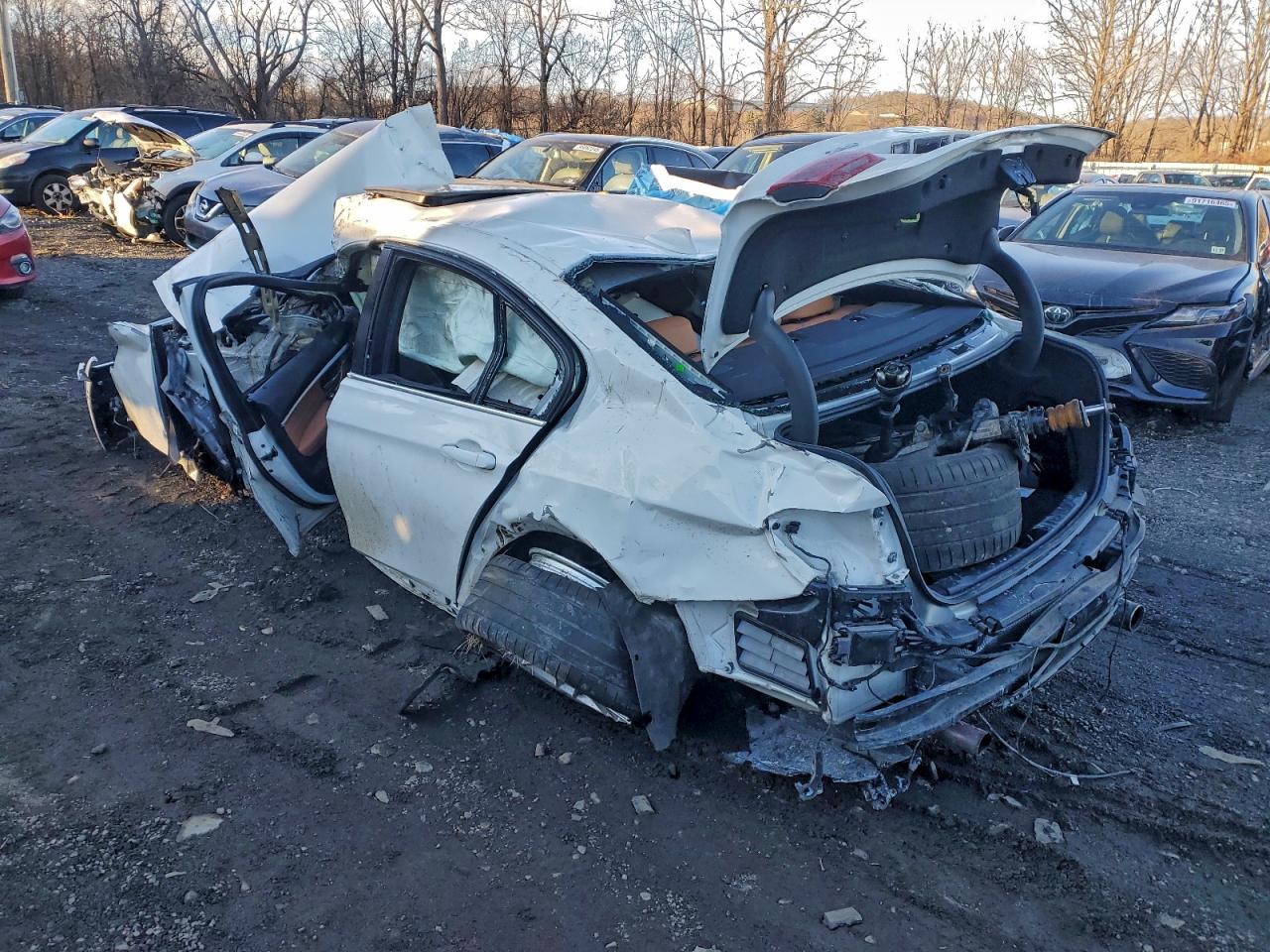 VIN WBA8B7C5XJA585451 2018 BMW 340 XI