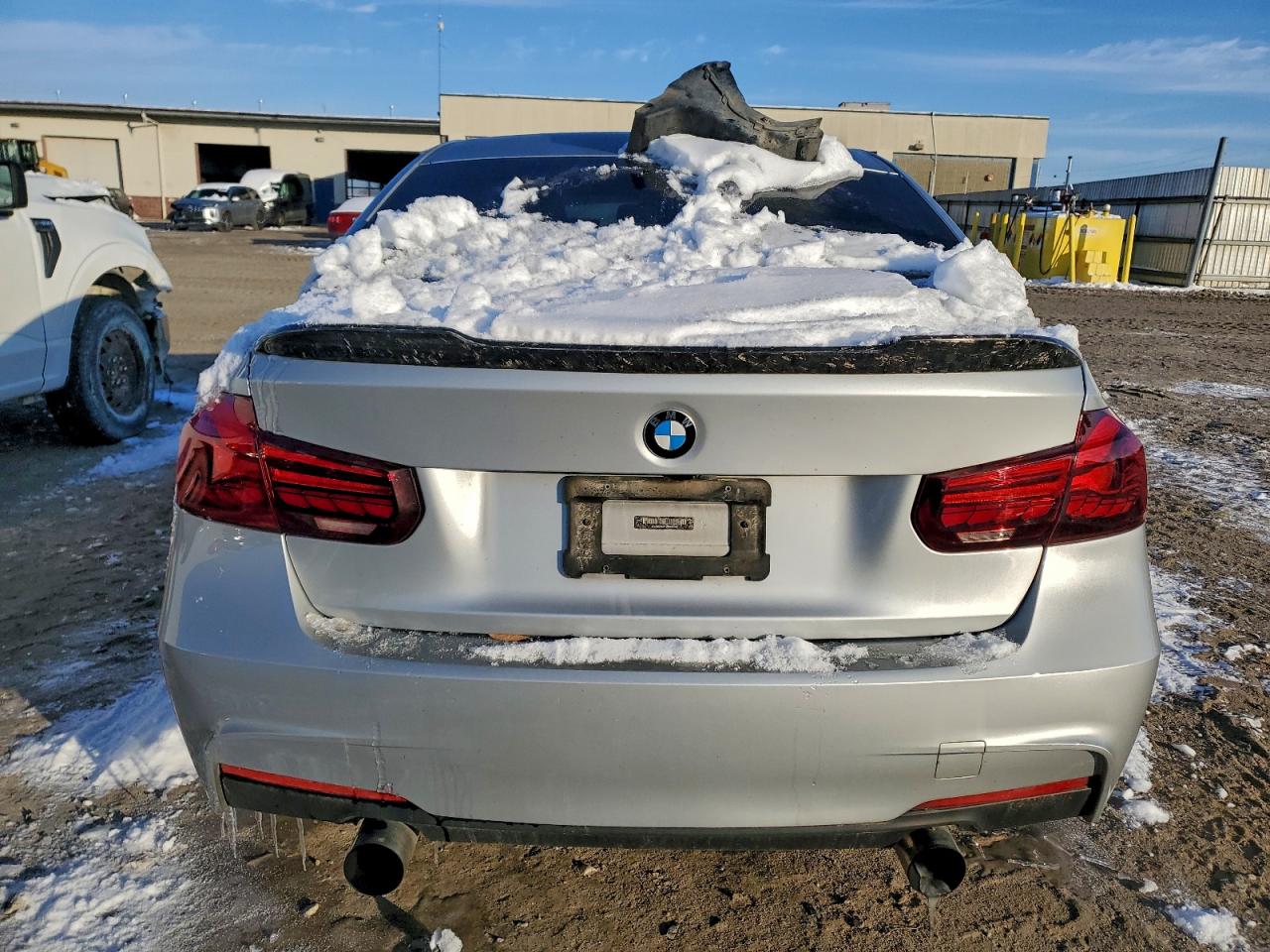 VIN WBA8D9C51JEM34092 2018 BMW 330 XI