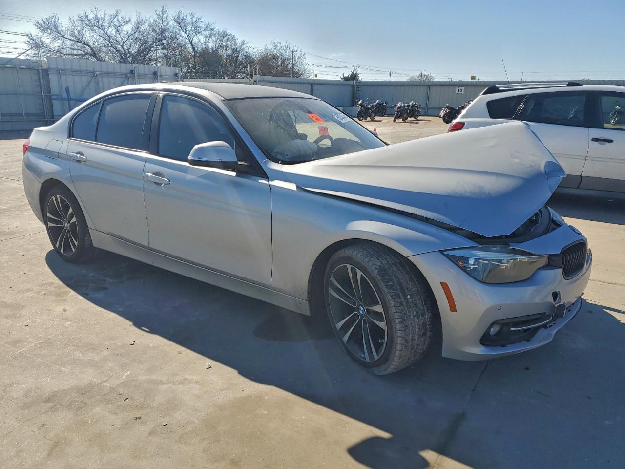 VIN WBA8B9C50JEE83048 2018 BMW 330 I